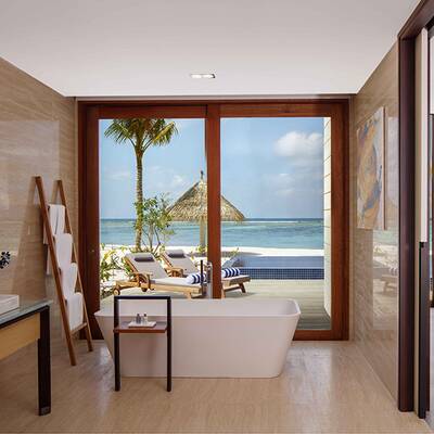 Presidential Water Villa Bad