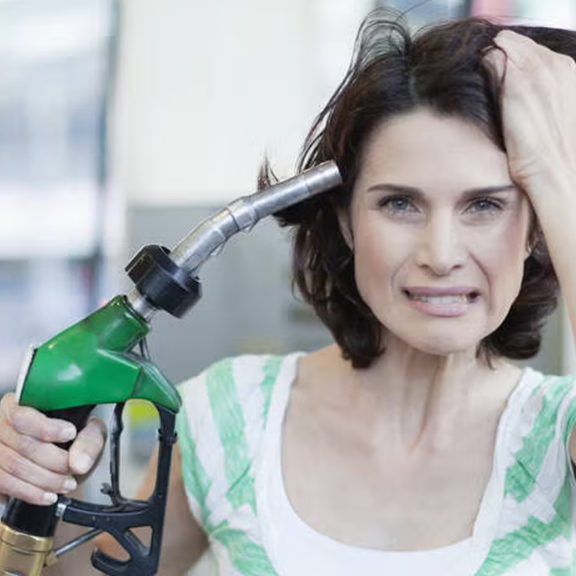 3 Euro pro Liter: Experte rechnet mit neuem Sprit-Schock