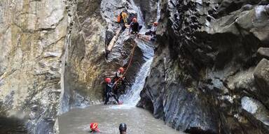 Kletterer st&uuml;rzt 70 Meter ab: Tot aus Rauriser Ache geborgen