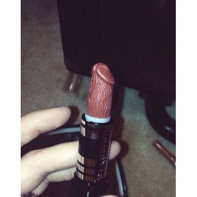 Lipdicks - Penis-Lippenstifte erobern Instagram