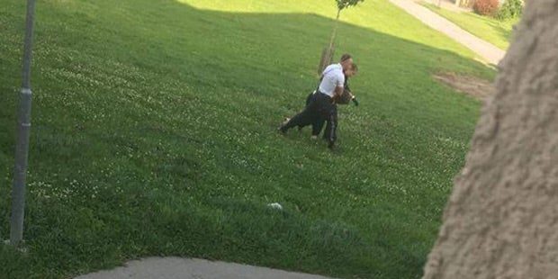 Bluttat in Wien: Frau sticht zu, weil Kind zu laut spielte