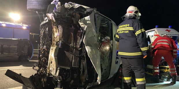 Horror-Crash: Trümmerfeld auf der A1