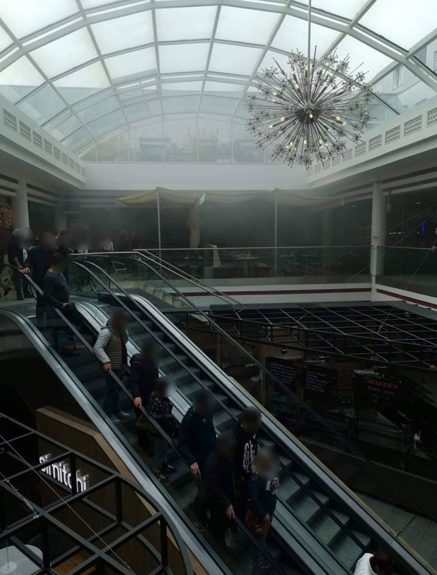 Feuerwehr-Einsatz in der Lugner City - Restaurant stand in Flammen