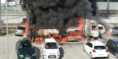 Spektakul&auml;rer Lkw-Brand in Gerasdorf