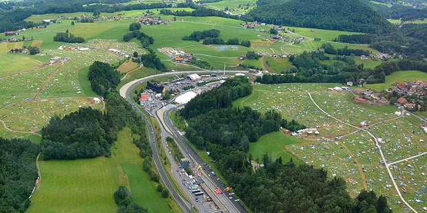 Riesige Müllberge beim Electric Love Festival