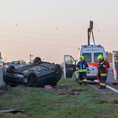 Fahrzeug-Überschlag im Bezirk Baden
