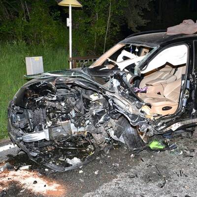 Bilder: Verletzte bei Unfall mit Reh