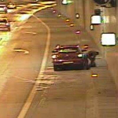 Teenager trank Schluck Benzin und spuckte Feuer