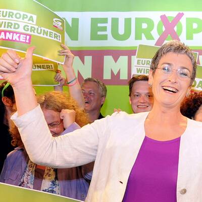 Lunacek bei der Stimmabgabe in Wien