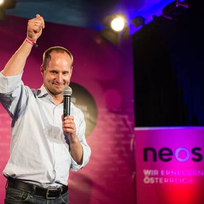 NEOS-Spitzenkandidaten Angelika Mlinar bei der Stimmabgabe in Wien.