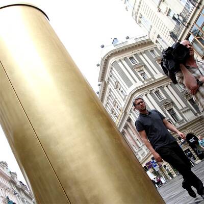 Säule spuckt Euromünzen