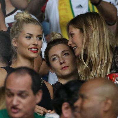 Deutsche Spielerfrauen feiern ausgiebig