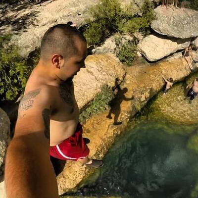 Irrer Sprung ins Wasserloch