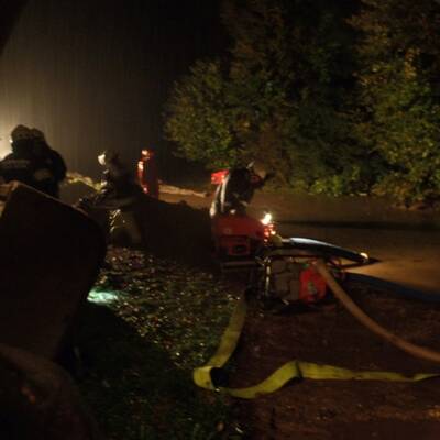 Pumparbeiten der Feuerwehr