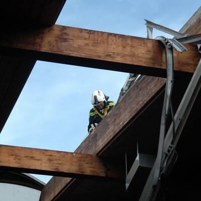 Orkan Felix riss Blechdach in Neunkirchen weg