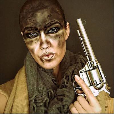 So krass verwandelt sich Make-Up-Artist Rebecca Swift