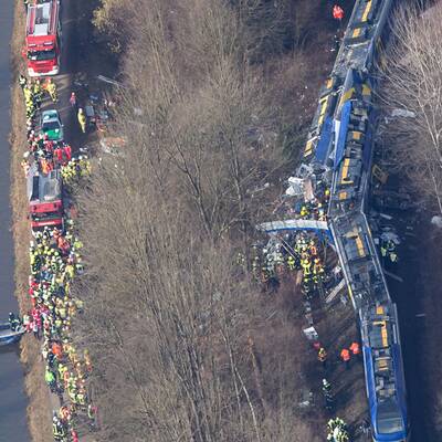 Zug-Kollision: Mehrere Tote