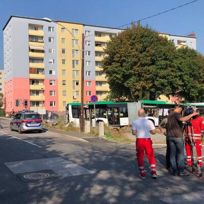 Graz: Zug kollidiert mit Bus