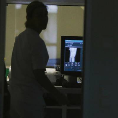 Tina Maze sichtlich geschockt von Vonn-Sturz