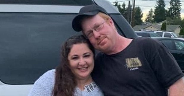 Papa tot: Zwillinge (4) befreien sich aus Wrack