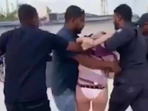 Urlauberin wegen Bikinis von Polizei abgeführt