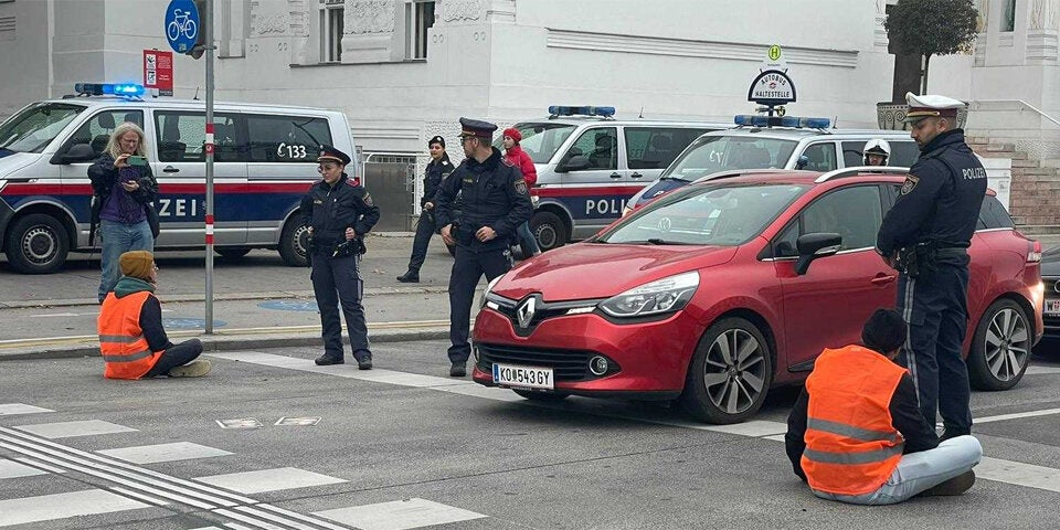 Klimaaktivisten legen Wienzeile lahm