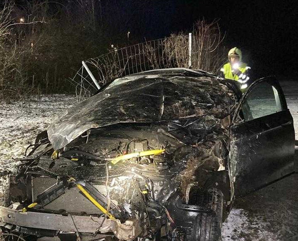Sommerreifen: Alko-Lenker überschlug sich auf der A2