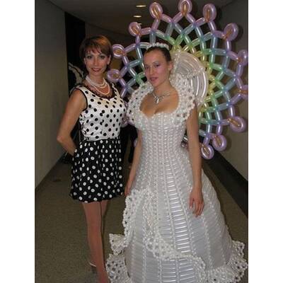 Die schrecklichsten Hochzeitskleider der Welt 