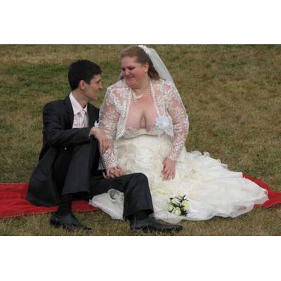 Die schrecklichsten Hochzeitskleider der Welt 