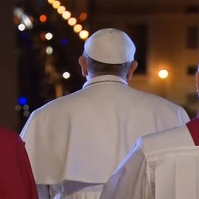 Weißer Rauch über Vatikan