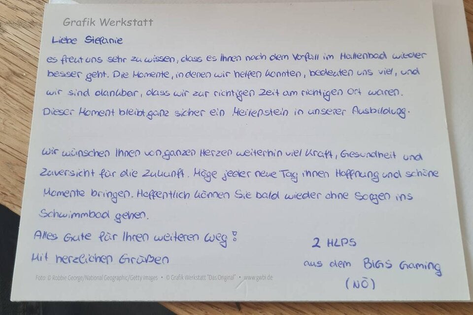 Herzinfarkt im Hallenbad: Schüler retten 89-Jährige vor dem sicheren Tod