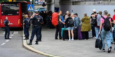 ICE-Pannenbericht enth&uuml;llt: keine WCs, Passagiere im Tunnel verirrt