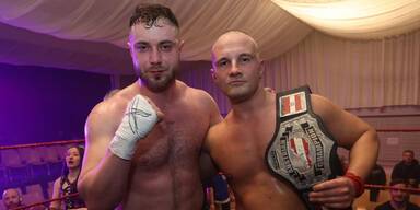 Wrestling im Waldviertel: F&uuml;r Lokalmatadoren stand Ehre am Spiel