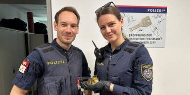 Polizei rettet Entenfamilie - verletztes Küken findet neues Zuhause