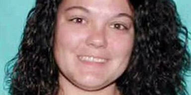 Mit Burschen erwischt: Sex-Lehrerin grinst sich eins