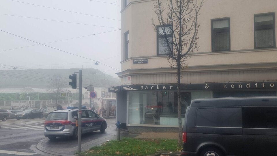 Bewaffneter Mann durch Schüsse gestoppt