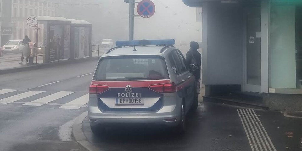 Bewaffneter Mann durch Schüsse gestoppt