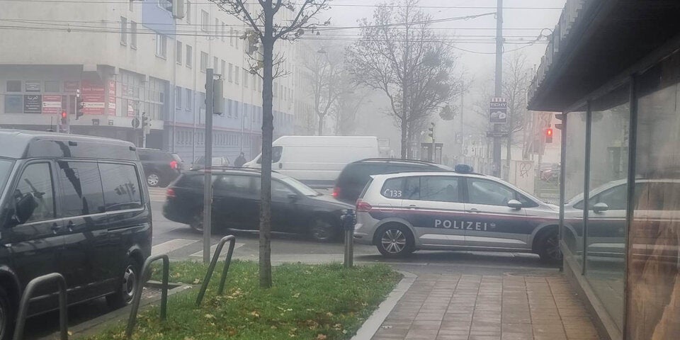 Bewaffneter Mann durch Schüsse gestoppt