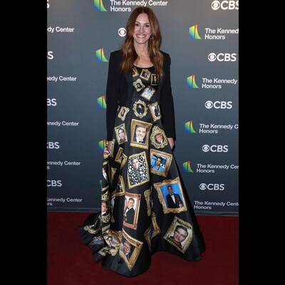 Zendaya bei den Emmy Awards in einem Kleid von Valentino