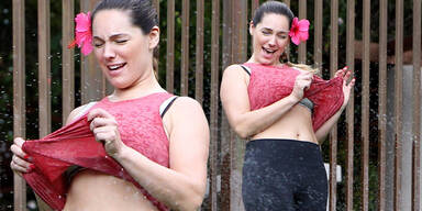 Kelly Brook macht sich nass