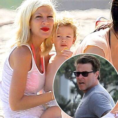 Tori Spelling verbringt Strandtag mit ihrer Familie