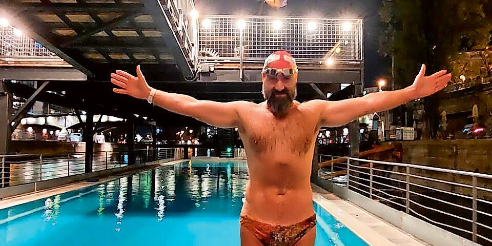 Irre: Badevergnügen prägt den Jahreswechsel