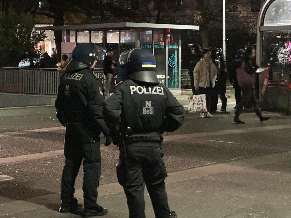 Rapid-Hooligans werfen Bengalo in vollbesetzte U-Bahn