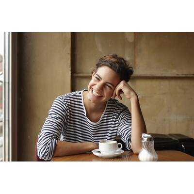 Schultern hochziehen