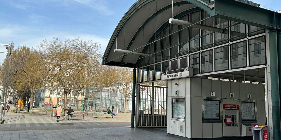 26-Jährige am Heimweg von Club in Park vergewaltigt