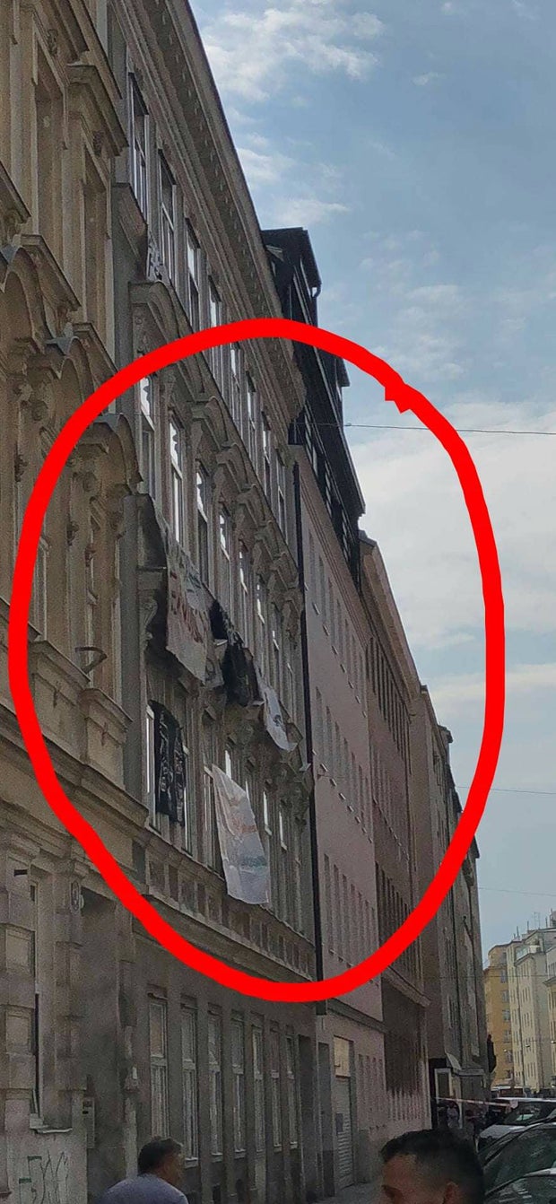 Hausbesetzer machen Party - Polizei vor Ort