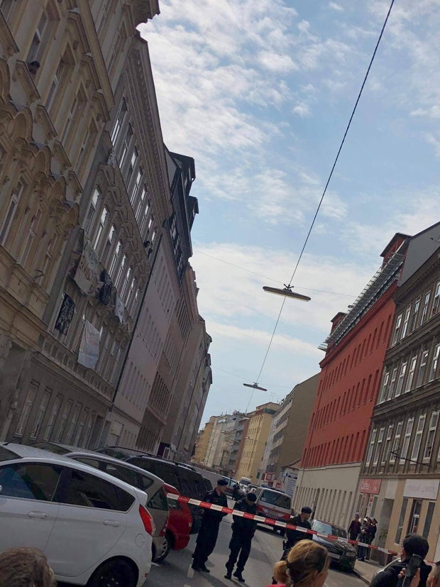 Hausbesetzer machen Party - Polizei vor Ort