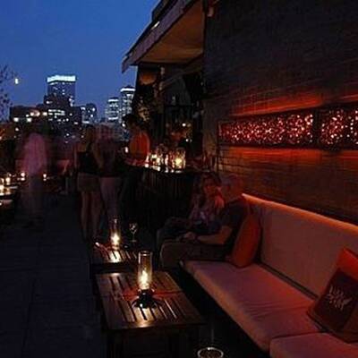 35520-sky_bar_2_traders_hot