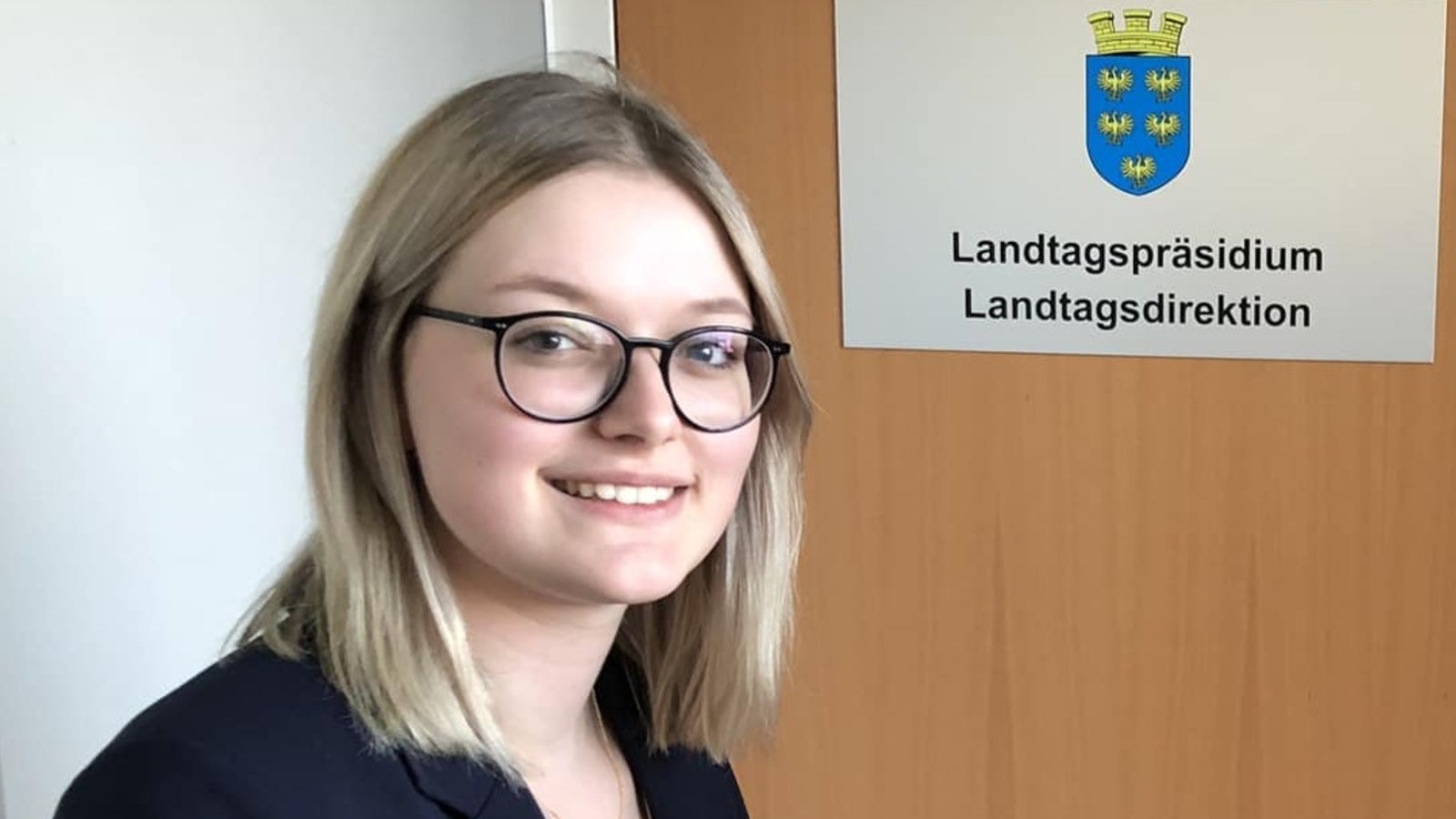 Johanna ist der erste Lehrling in einer Landtagsdirektion - oe24.at
