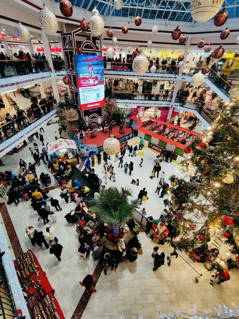 Lugner City Weihnachtsmarkt